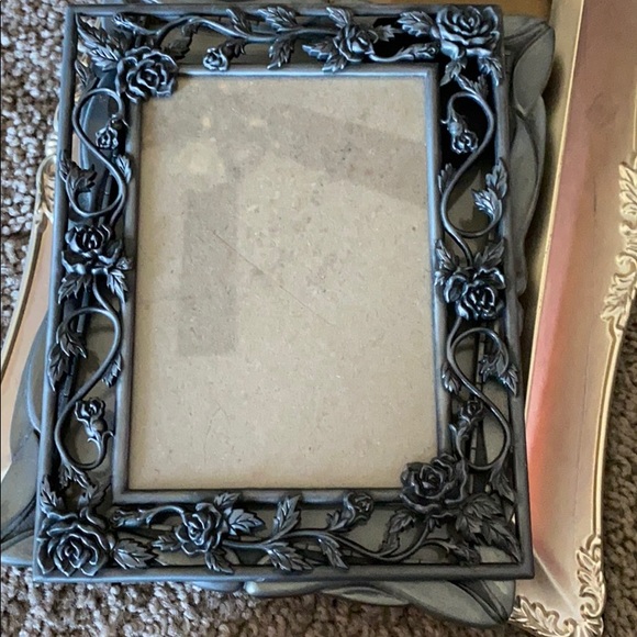 Picture frames - Picture 3 of 5